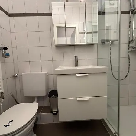 Vier Jahreszeiten, 3.36 Apartment *